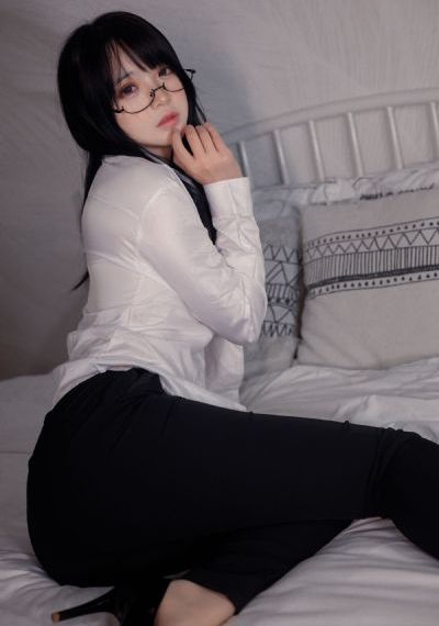 欧美最小比基尼一根线_高清完整视频观看